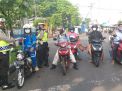 Polsek Asemrowo Gelar Operasi Patuh Semeru Sekaligus Bagikan Masker Gratis
