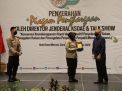Kapolres Tanjung Perak Terima Penghargaan Dari Dirjen KSDAE Kementerian Lingkungan Hidup