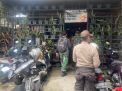 Polsek Krembangan Gelar Operasi Penertiban Masker Bersama Koramil & Satpol PP di Sejumlah Warung
