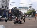 Polres Tanjung Perak Bareng Instansi Samping Gelar Operasi Masker Tekan Penyebaran Covid-19 di Jalan KH Mas Mansyur