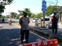 Polsek Kenjeran Lakukan Operasi Penertiban Masker di Akses Tol Suramadu Bareng Personil Gabungan
