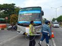 Polres Tanjung Perak Bareng Instansi Samping Lakukan Penyekatan di Akses Suramadu