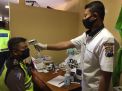 Urkes Polres Tanjung Perak Lakukan Pemeriksaan Rapid Test Untuk Anggota Satlantas