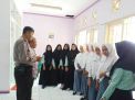 Gelar Rabu Narsis, Babinkamtibmas Sidotopo Sambang SMK Wachid Hasyim