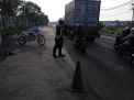 Satlantas Polres Tanjung Perak Atur Lalu Lintas Pagi di Jalan Branjangan