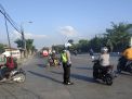 Satlantas Polres Tanjung Perak Berikan Pelayanan Melalui Pengaturan Pagi