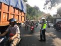 Satlantas Polres Tanjung Perak Lakukan Pengaturan Rutin di Pagi Hari