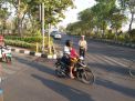 Unit Lantas Polsek Asemrowo Lakukan Pengaturan Pagi Berikan Pelayanan Ke Masyarakat