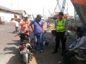 Satsabhara Polres Tanjung Perak Gelar Patroli Rutin, Pantau Keamanan Pelabuhan Kalimas