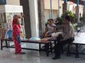 Babinkamtibmas Kedung Cowek Sosialisasikan SPKT Door To Door Ke Warga Cumpat Kulon