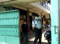 Babinkamtibmas Sidotopo Lakukan Penyemprotan Disinfectan Bareng Kasi Trantib