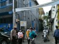 Babinkamtibmas Nyamplungan Kawal Kunjungan Pejabat Pemkot Surabaya di Pasar Ikan