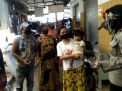 Kapolsek Kenjeran Bagikan Masker Gratis Ke Pedagang & Pengunjung Pasar Pogot