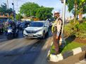 Unit Lantas Polsek Asemrowo Lakukan Pengaturan Pagi, Berikan Pelayanan Masyarakat