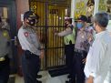 Polsek Asemrowo Antisipasi Tahanan Sakit Melalui Pengecekan Setiap Hari