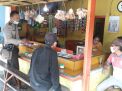 Anggota Satbinmas Polres Tanjung Perak Sampaikan Pentingnya Mematuhi Protokol Kesehatan