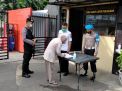 Urkes Polres Tanjung Perak Lakukan Pengecekan Suhu Badan, Cegah Penyebaran Covid-19
