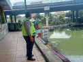 Polsek Krembangan Pantau Debit Air, Deteksi Dini Potensi Musibah Banjir