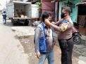 Babinkamtibmas Krembangan Utara Berikan Masker Gratis Kepada Petugas Parkir