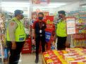 Polsek Krembangan Gelar Patroli di Mini Market, Sampaikan Waspada Pencurian