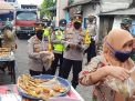 Kapolres Tanjung Perak Pimpin Operasi Penertiban Masker di Pasar Tambak Mayor