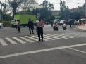 Polsek Semampir Gelar Operasi Masker di Jalan KH Mas Mansyur Bersama Satpol PP
