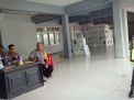 Kasat Lantas Polres Tanjung Perak Pantau Distribusi Logistik Dari PPS