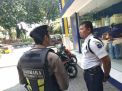 Satsabhara Polres Tanjung Perak Pantau Keamanan Kantor Bank Melalui Patroli Rutin
