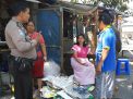 Sambang Pengepul Barang Bekas, Babinkamtibmas Krembangan Utara Sampaikan Pesan Ketertiban