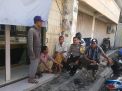 Babinkamtibmas Krembangan Utara Sampaikan Pesan Waspada Curanmor Ke Petugas Parkir