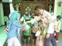 Babinkamtibmas Takal Kedinding Salurkan Bantuan Sembako Untuk Panti Asuhan