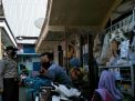 Babinkamtibmas Nyamplungan Kawal Pengambilan Bantuan Paket Sembako
