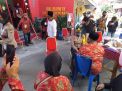 Kapolres Tanjung Perak Sambang Kampung Tangguh, Bagikan Obat Untuk PDP & ODP