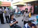 Kapolres Tanjung Perak Pimpin Operasi Yustisi di Depan Kantor Kelurahan Sidotopo Wetan