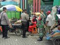 Sambang Pedagang & Pengunjung Pasar Kalianak, Polsek Krembangan Lakukan Operasi Penertiban Masker