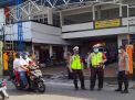 Polsek Krembangan Bareng Koramil Laksanakan Operasi Masker di Jalan Tambak Asri