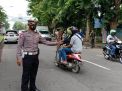 Kapolsek Kenjeran Pimpin Operasi Penertiban Masker di Komplek TNI AL