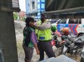 Polsek Krembangan Gelar Operasi Penertiban Masker di Warung-Warung & Pasar