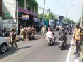Polsek Kenjeran Gelar Operasi Penertiban Masker Bareng Instansi Samping di Jalan Kedung Cowek