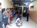Polsek Krembangan Cek Tahanan Dilanjutkan Pemberian Makan Pagi