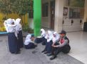 Babinkamtibmas Bongkaran Sambang SMPN 18, Titip pesan Rajin Belajar