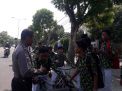 Babinkamtibmas Takal Kedinding Sampaikan Himbauan Keselamatan Bersepeda