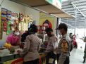 Polsek Kenjeran Pantau Ketersediaan Sembako di Pasar Surya Jalan Nambangan