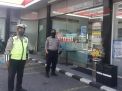 Patroli Mini Market, Polsek Asemrowo Sampaikan Himbauan Waspada Uang Palsu