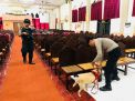 Lakukan Sterilisasi Gereja, Satsabhara Polres Tanjung Perak Gunakan Anjing Pelacak & Metal Detektor