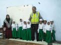 Babinkamtibmas Nyamplungan Gelar Rabu Narsis di Sekolah MI Miftahul Ulum
