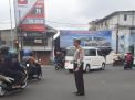 Unit Lantas Polsek Krembangan Lakukan Pengaturan Sore Cegah Kemacetan