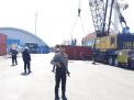 Satsabhara Polres Tanjung Perak Gelar Patroli Bersama Pelindo di Pelabuhan Jamrud Utara
