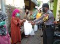 Polsek Kenjeran Bagikan Sembako Gratis Sebagai Peringatan Hari Kartini Ditengah Pandemi Covid-19