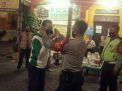 Polsek Krembangan Bagikan Masker Gratis Ke Warga Kampung Tangguh